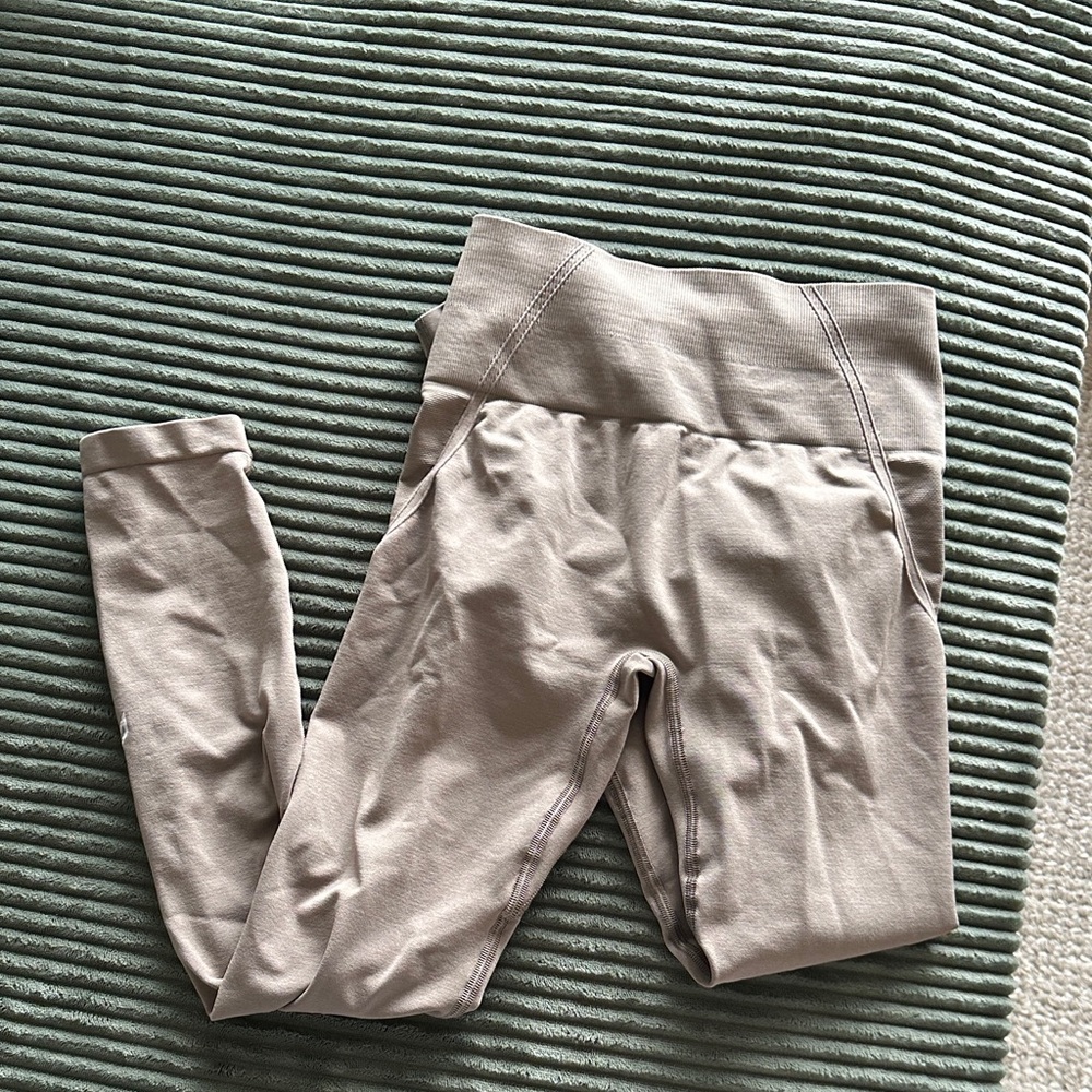 Oner Active Effortless Taupe leggings size small